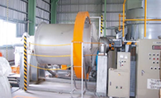 ボールミルで粉状に粉砕